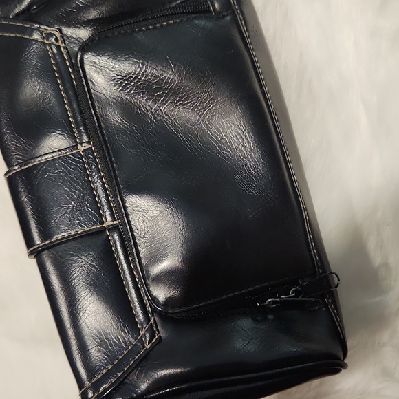 Elegant Black Shoulder Bag - Picture 4 of 8